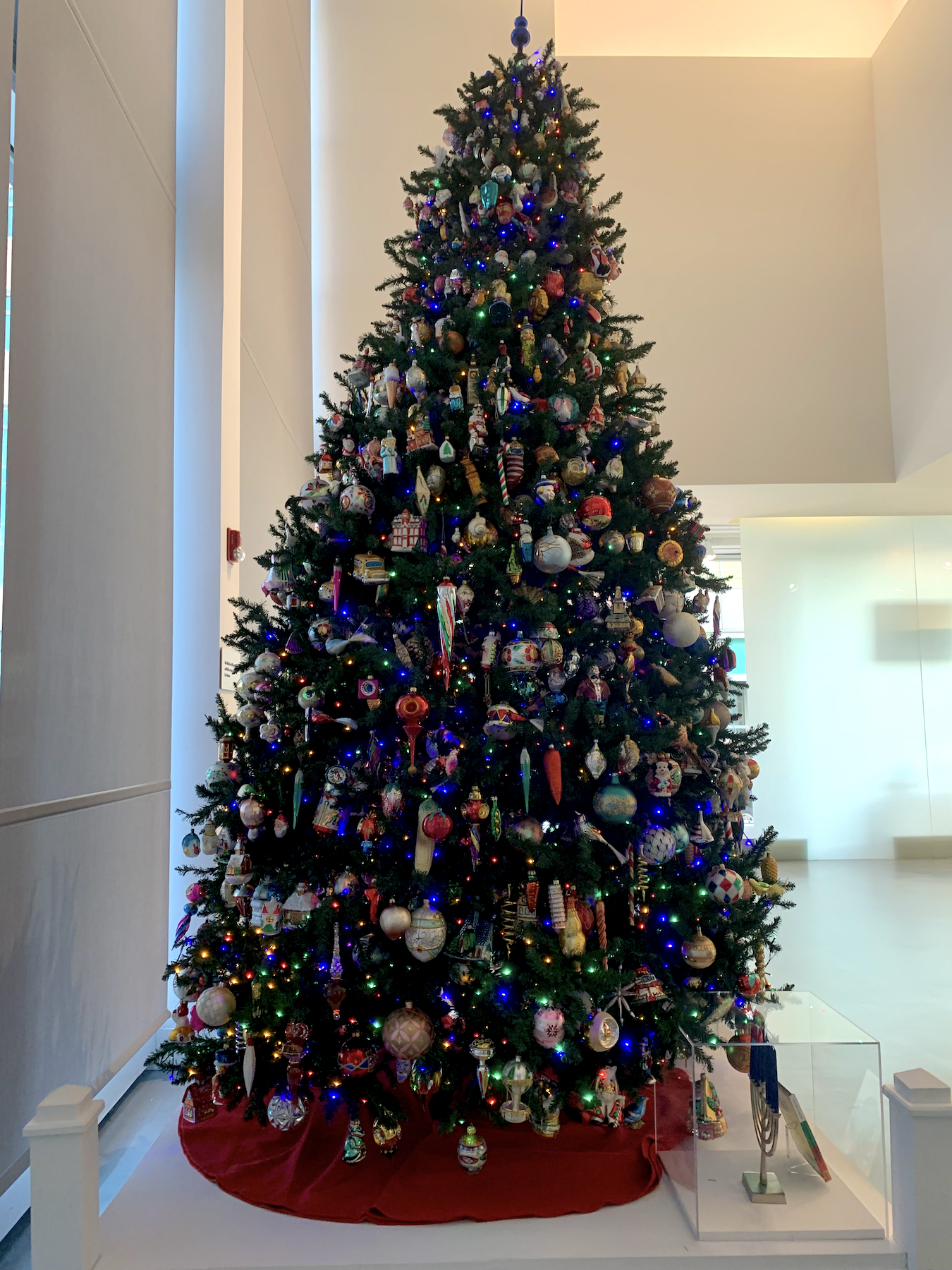 Ram Holiday Tree 2023 Rachel Comande 001 Ram Holiday Tree 2023 Rachel Comande 001