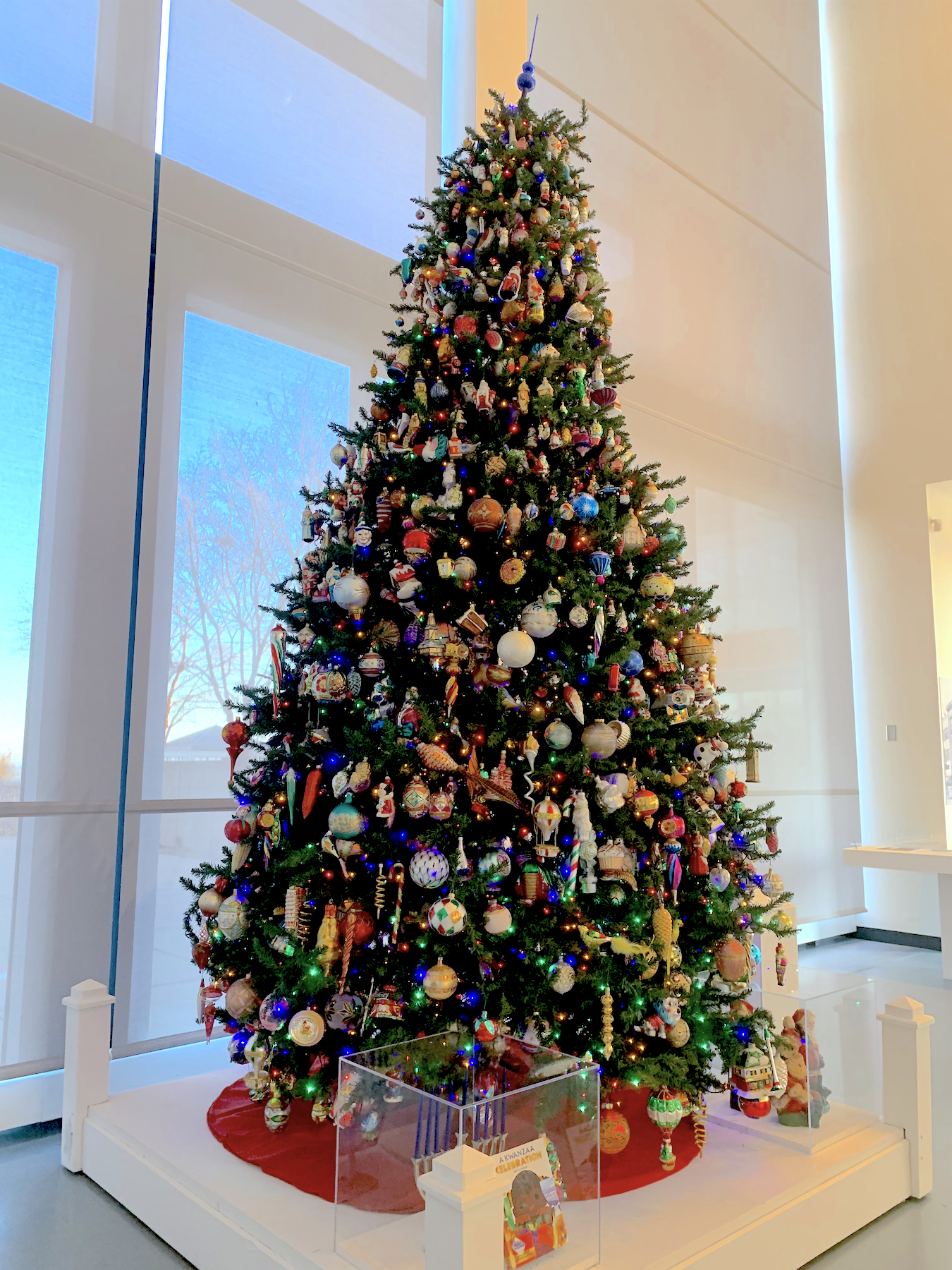 Ram Holiday Tree 2023 Rachel Comande 005 Ram Holiday Tree 2023 Rachel Comande 005