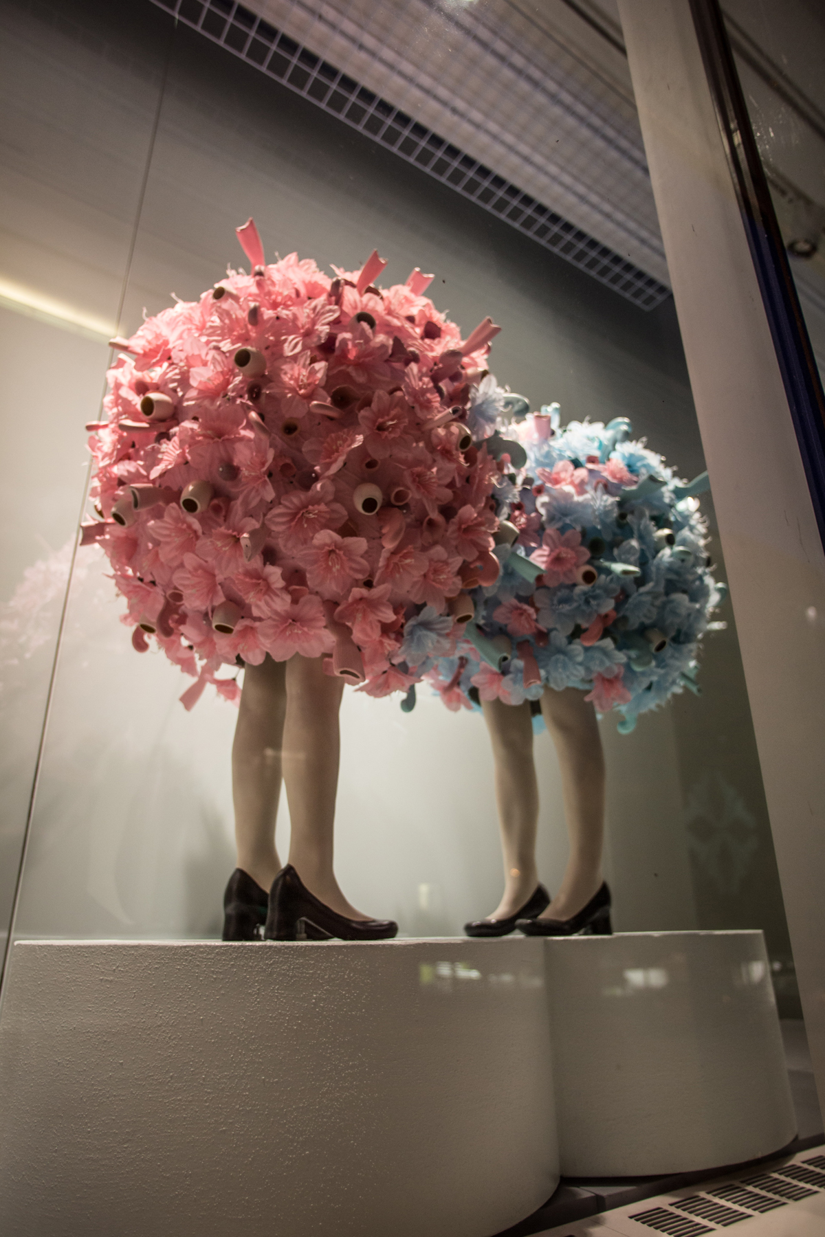 Jessica Calderwood, Fictiticious Floral Floral spheres on legs