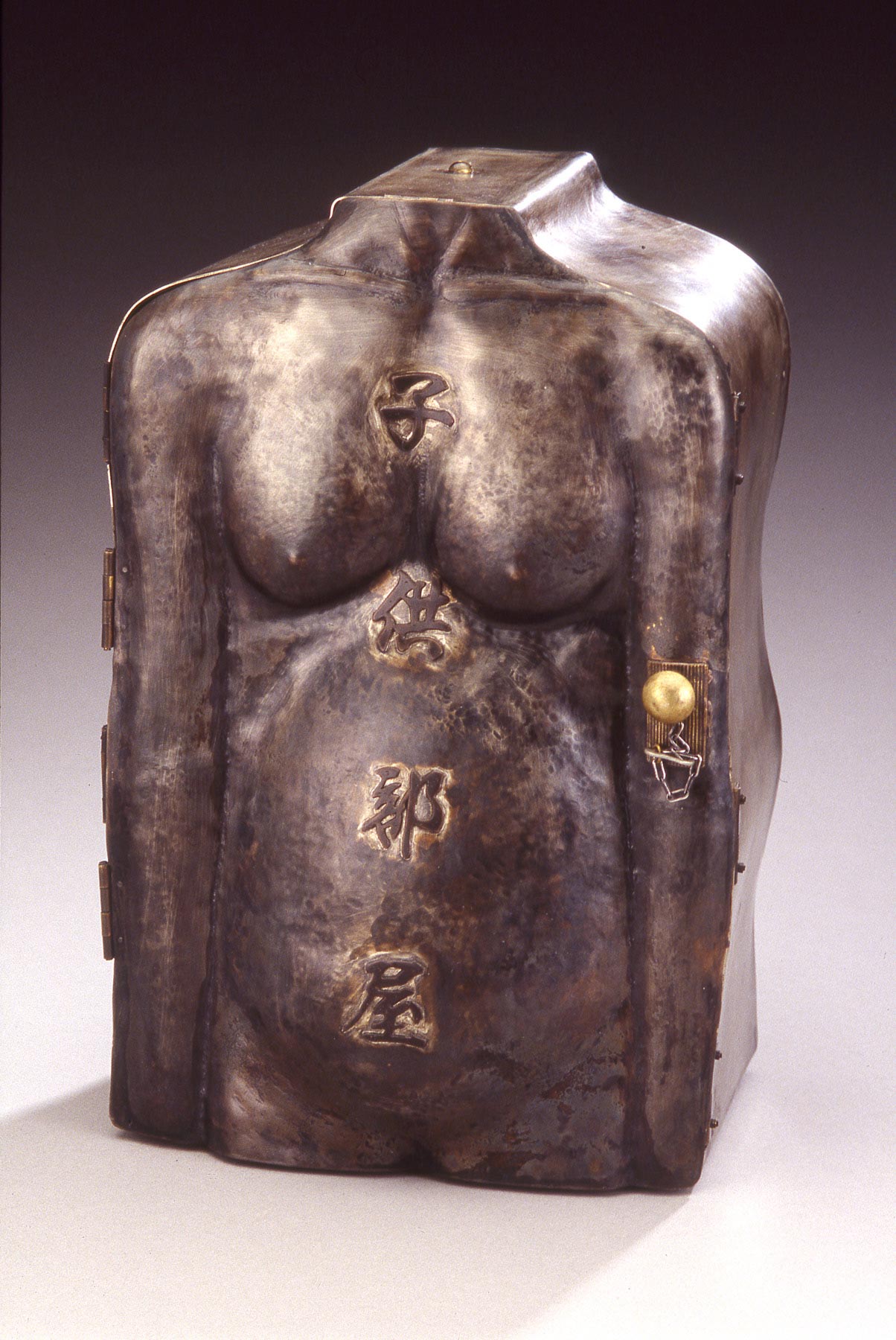 Mariko Kusumoto “Kodomobeya (Daughter’s Room)”