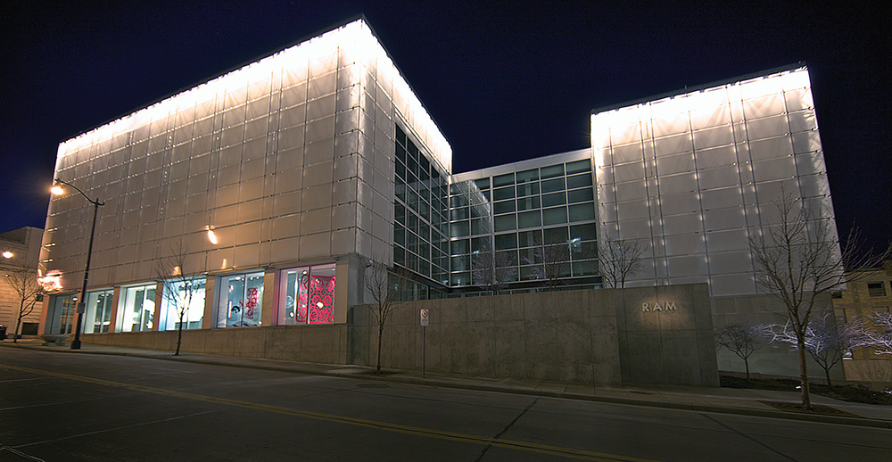 Racine Art Museum building, 2011 Racine Art Museum building at night in 2011