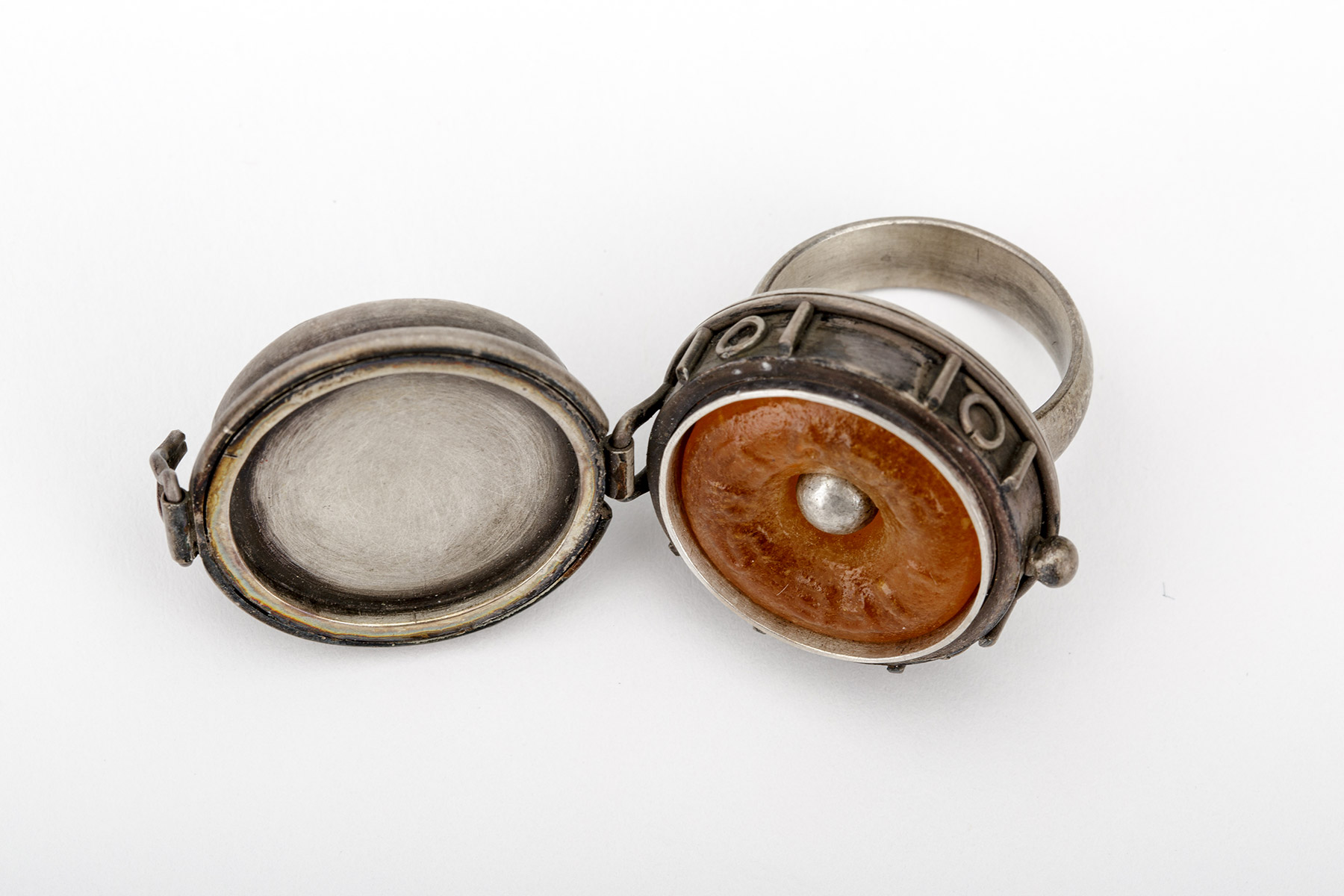 Cynthia Toops “She Saves the Day (Ring)”