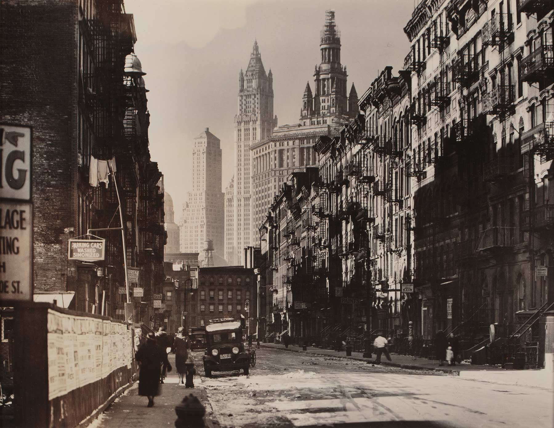 Berenice Abbott, Henry Street Looking West from Market Street from the Changing New York Series Abbott 1943.03.01 Wpa