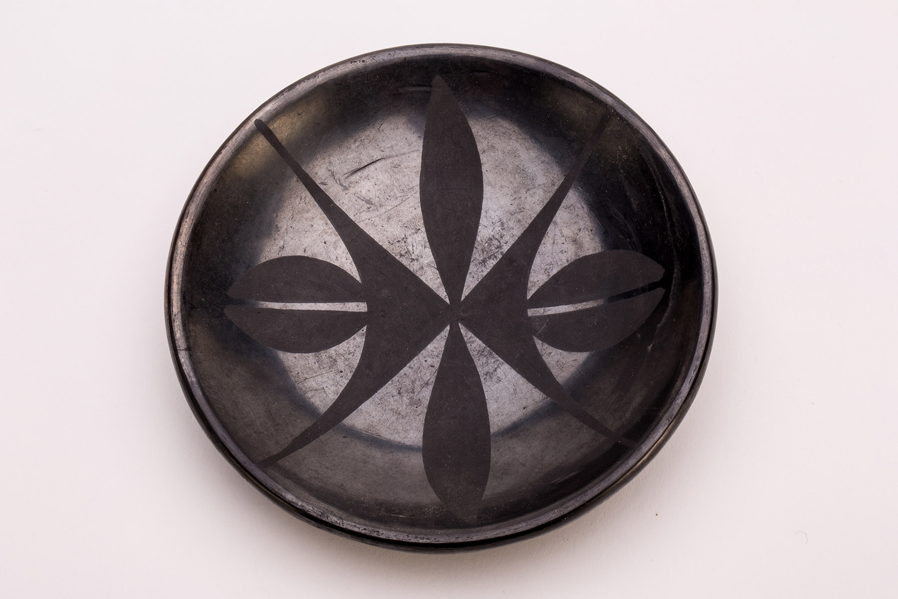 Maria Martinez, Shallow Bowl
