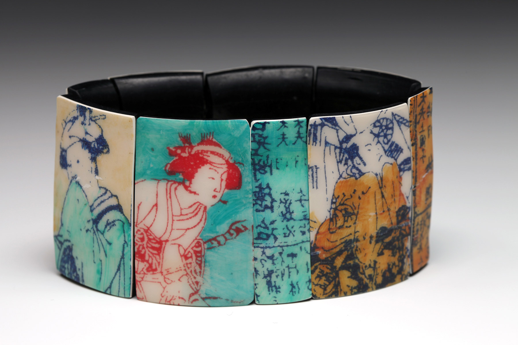 Gwen Gibson, Comic Book Bracelet